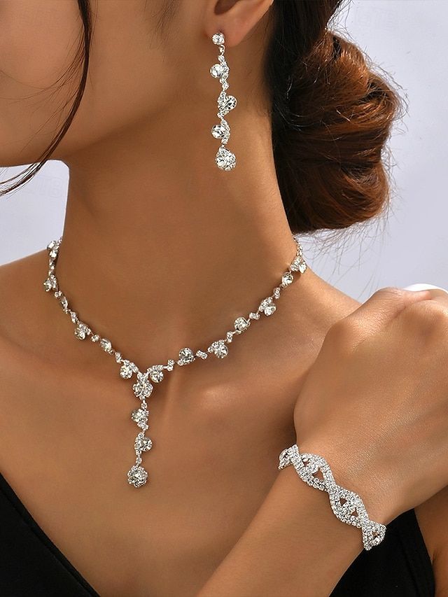 Minimal Yet Magical: The Rise of Affordable Luxury Jewelry Every Girl Needs in 2026